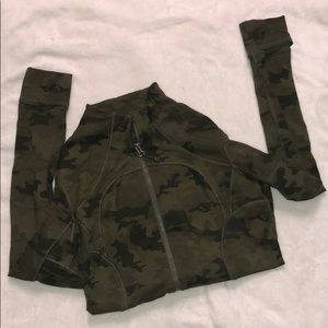 LULULEMON CAMO ZIP UP JACKET 💚